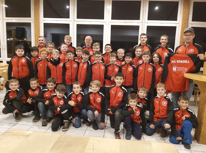 E-Junioren (Neue Trainingsjacken)