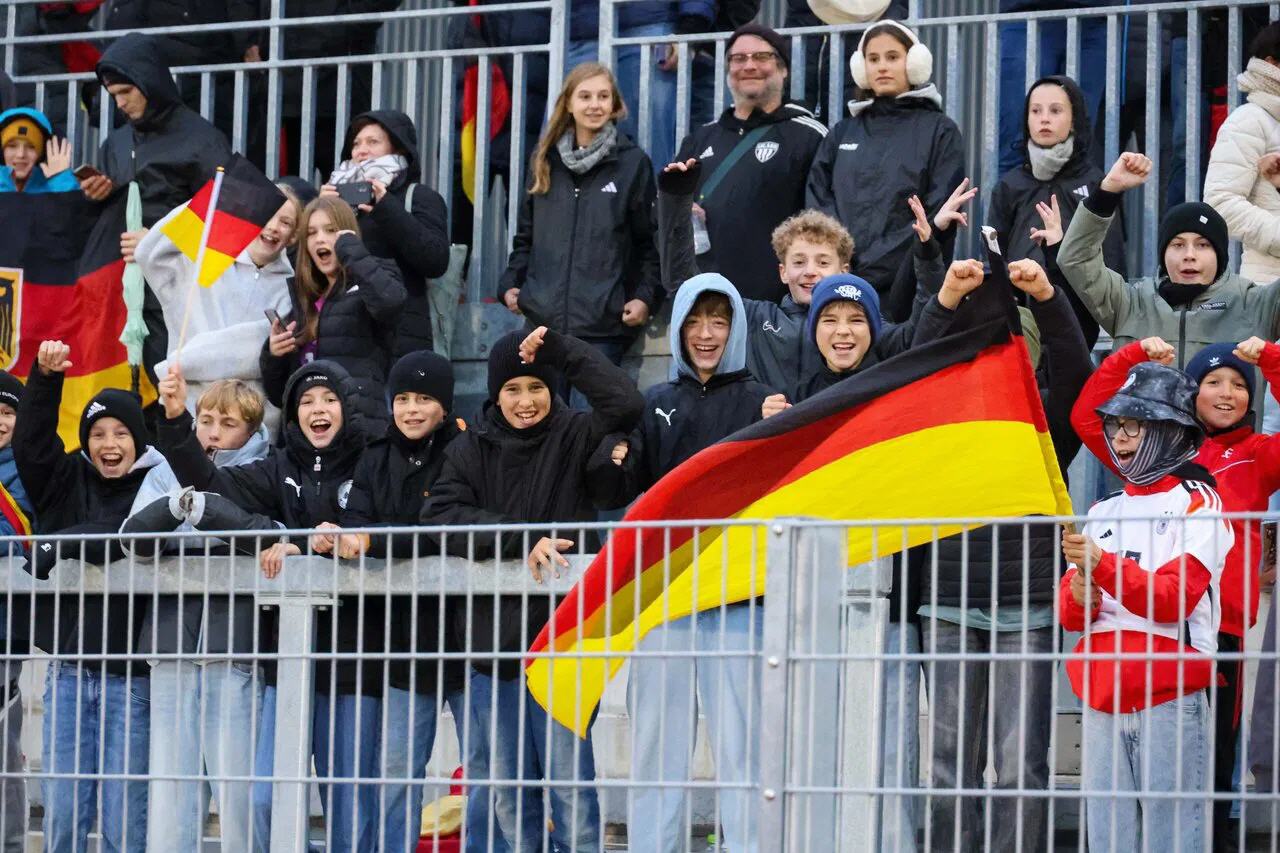 D-Jungend beim Länderspiel